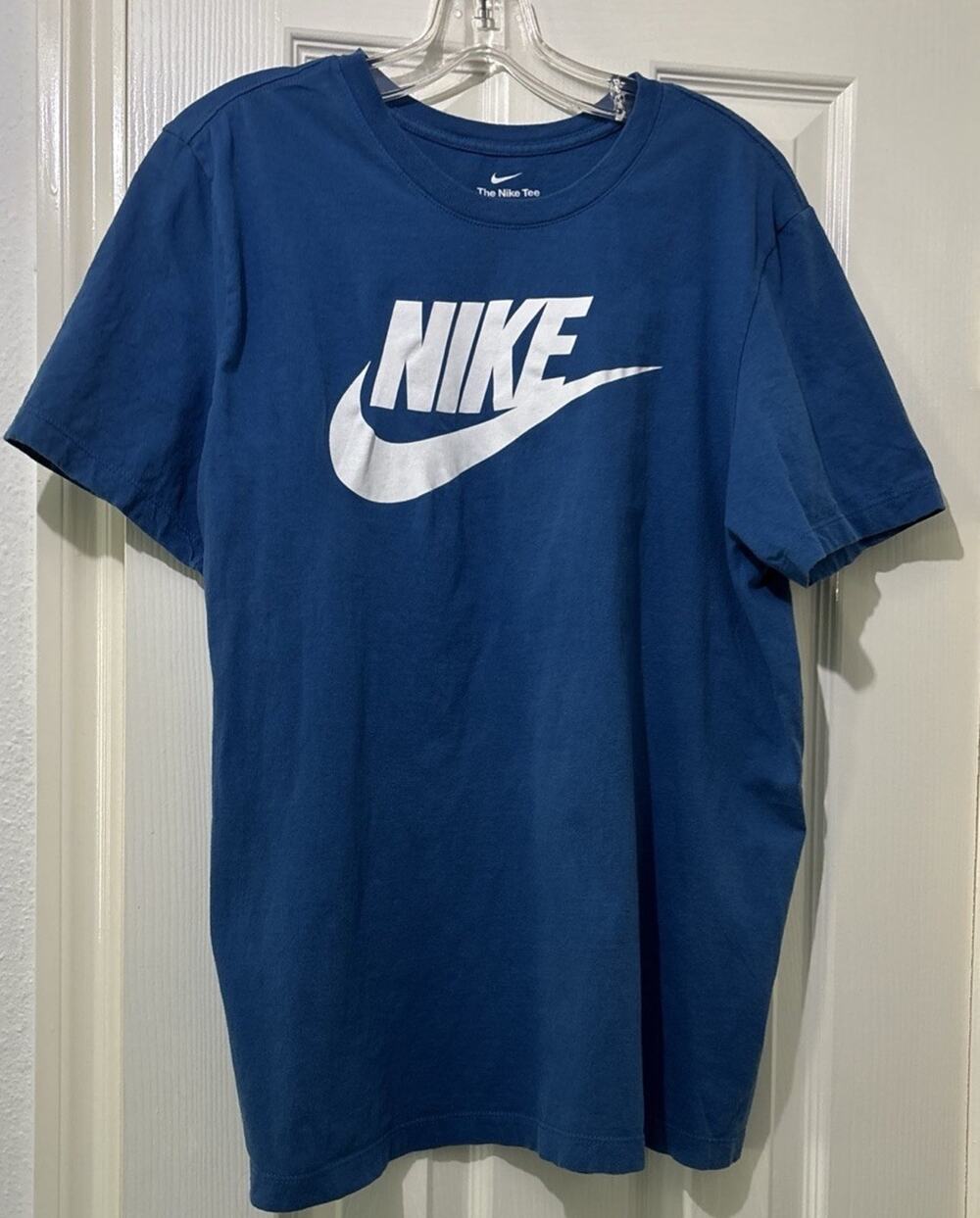 The Nike Tee Mens T-shirt Blue Short Sleeve Size Large Athleisure Sporty